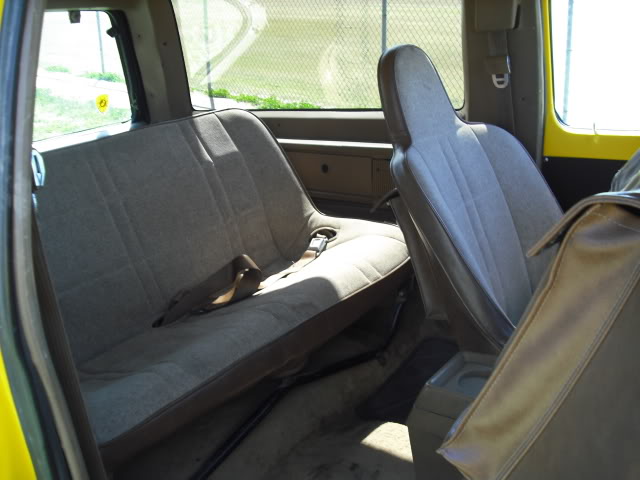 Rear bench seat
