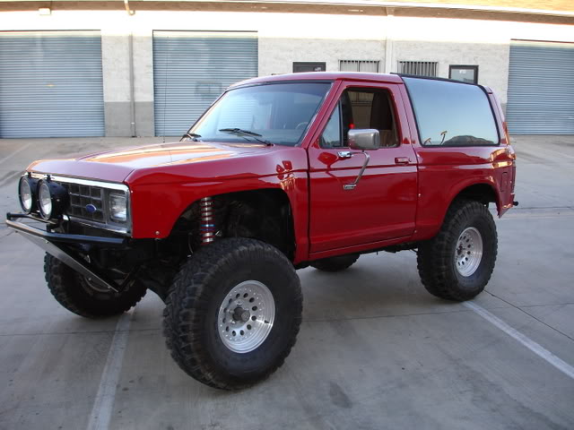 Solo Motorsports Ford Bronco II - Left Front