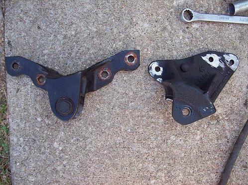 The 4wd bracket is on the left and the 2wd bracket is on the right