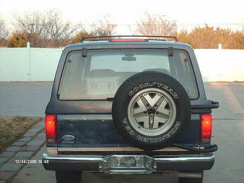 Rear view showing 3rd high mount stop light