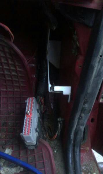 computer harness plug