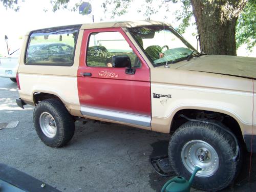 Bronco II Door Swap / Upgrade - Ford Ranger passenger door mounted on the Bronco II
