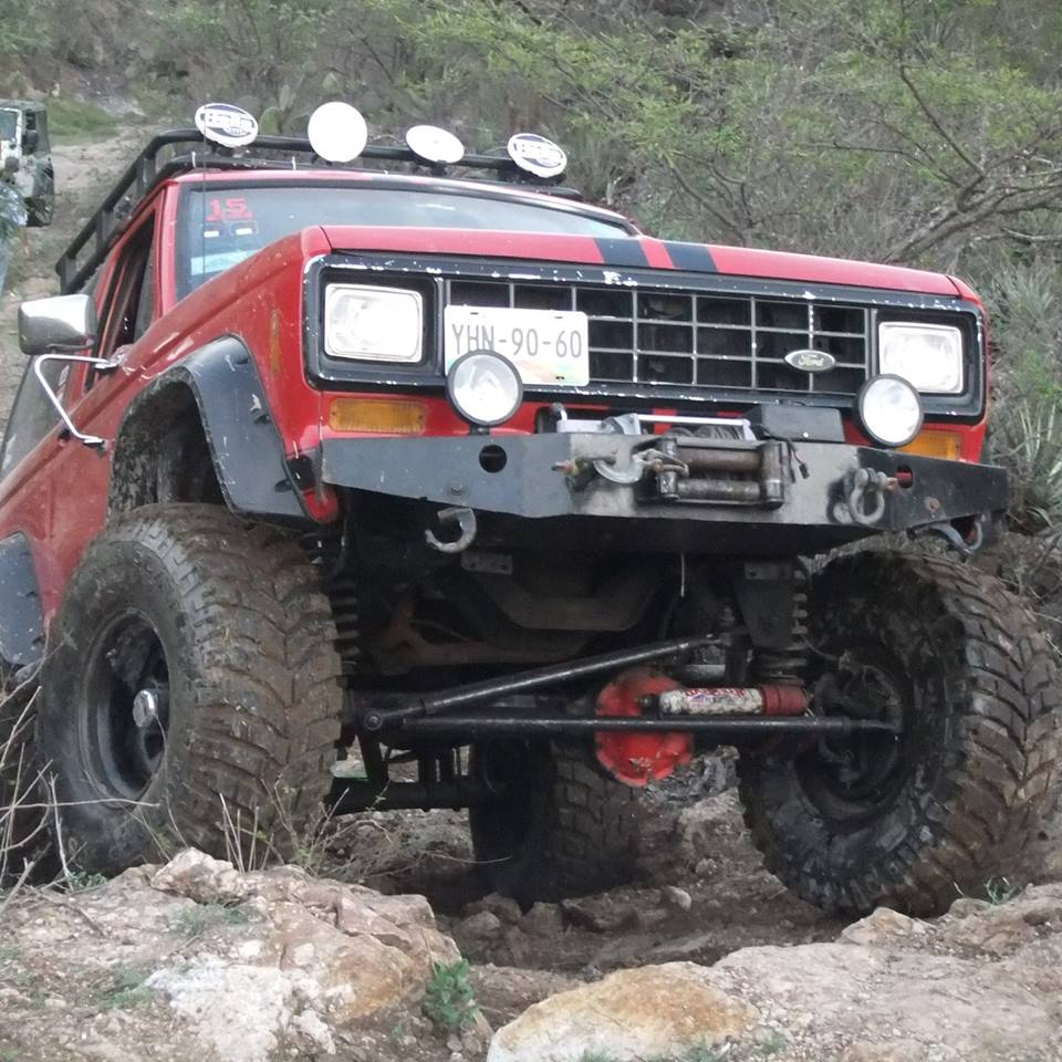 Raúl Roberto Tapia's Bronco II With A Dana 44