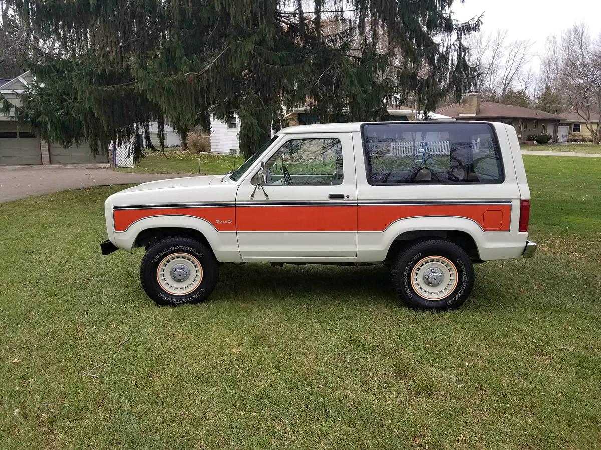 Timothy's Custom 1986 Ford Bronco II - Drivers Side