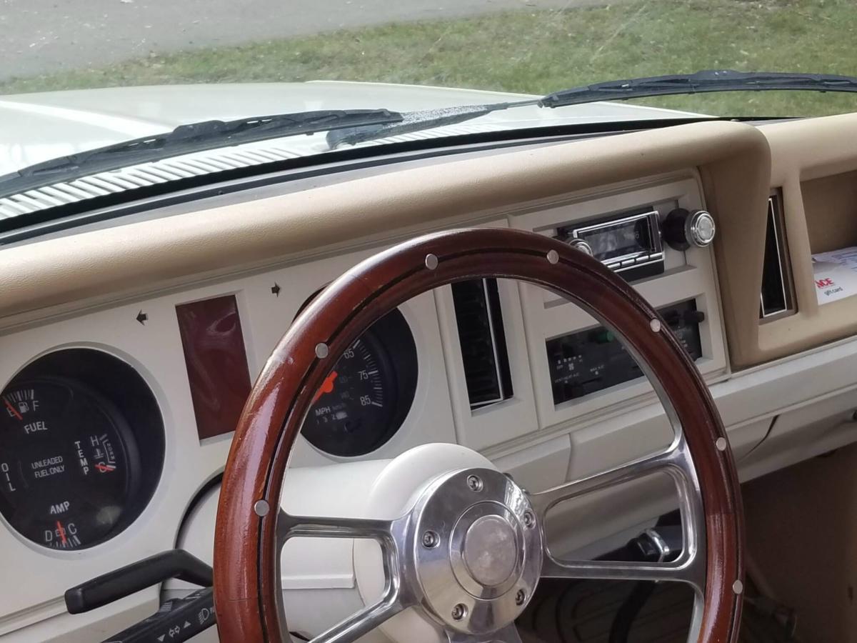 Timothy's Custom 1986 Ford Bronco II Interior