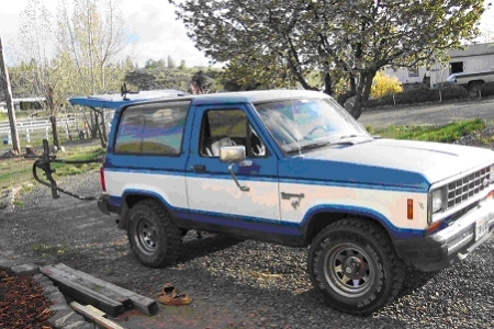 1985 Bronco II Chop Top & 6-Point Cage
