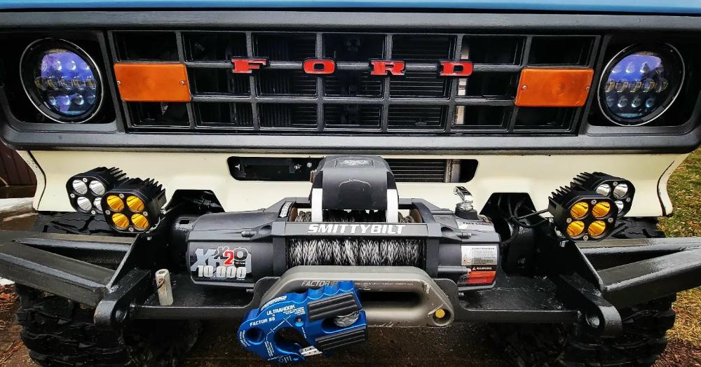 Gilbert 1987 Ford Bronco II 4x4 Winch Bumper & Round Headlights