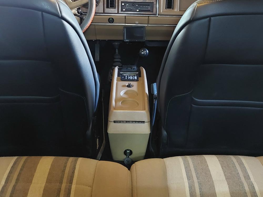 1984 Ford Bronco II XLS center console - rear