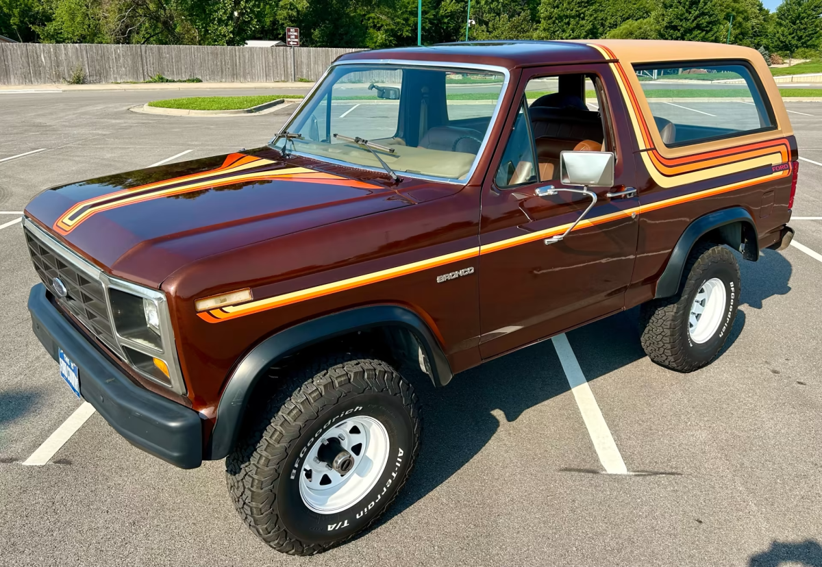 Free Wheeling Ford Bronco