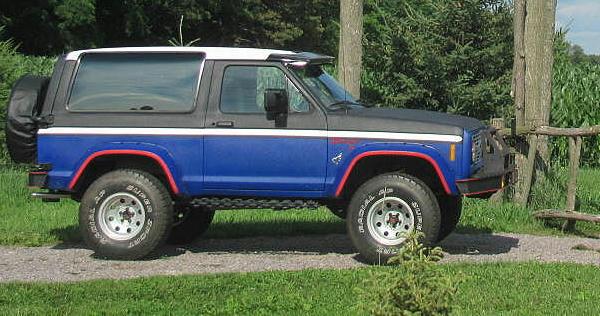 Ford Bronco II With 4-Inch Suspension Lift, Bushwacker Cut Out Fender Flares, 33-Inch Tires