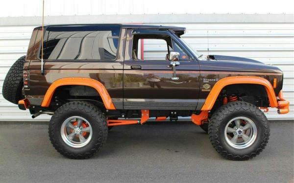 Ford Bronco II With 4-Inch Suspension Lift, 3-Inch Body Lift, Bushwacker Cut Out Fender Flares, 35-Inch Tires