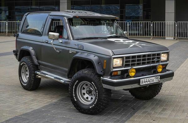 Ford Bronco II With 3-Inch Body Lift, Cutout Fender Flares, and 33-Inch Tires