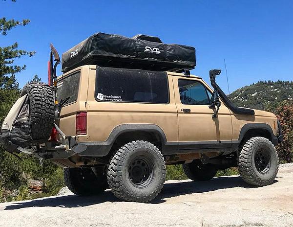 Ford Bronco II With 4-Inch Skyjacker Suspension Lift with 32-Inch Tires